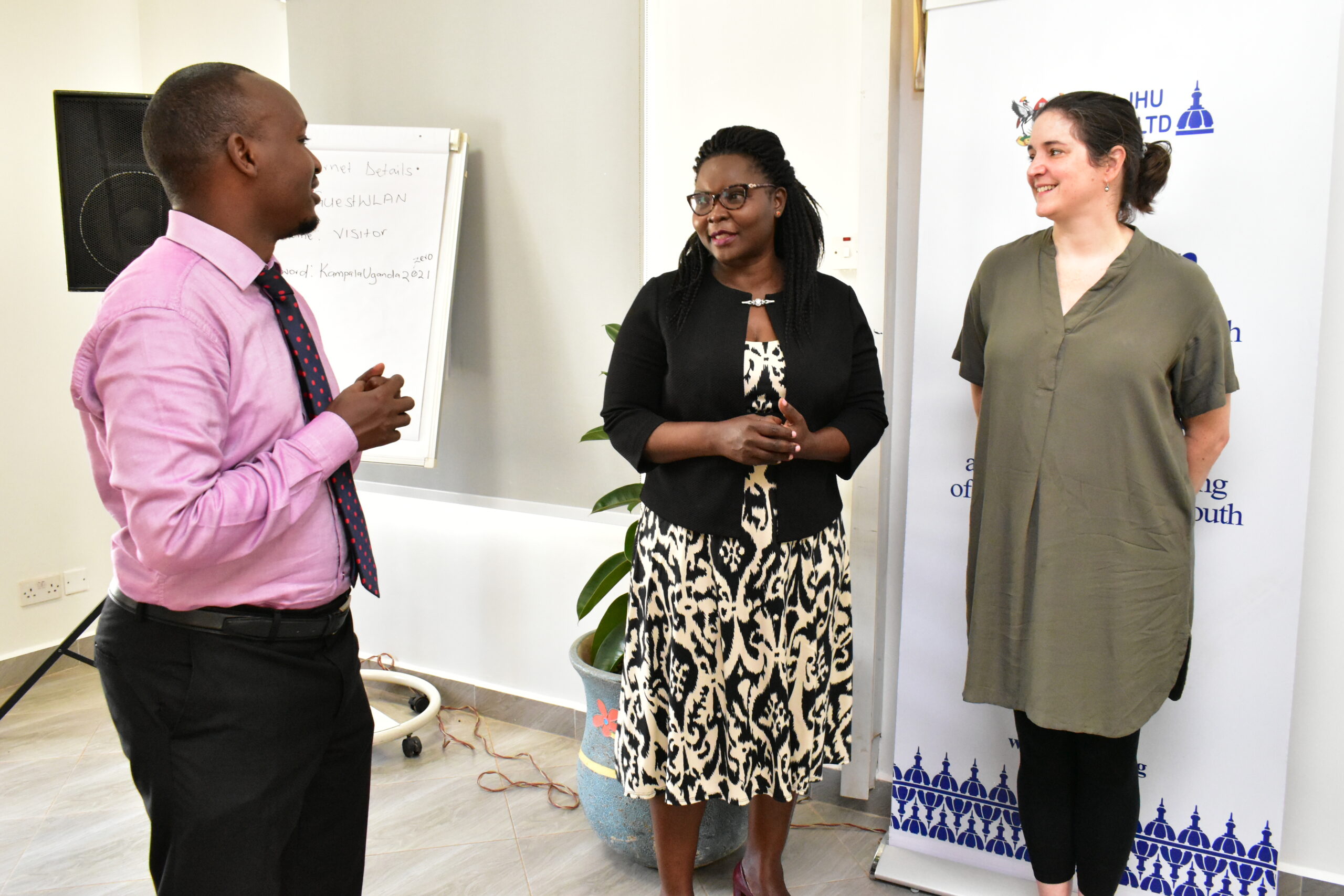 Dr. Solomon Kamurari (Uganda Uk Alliance), Prof. Annettee Nakimuli ( Mak) and Dr. Mariana Delfino-Machίn enjoy a light moment
